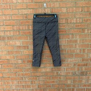 🛍Under Armour Cropped Black&White Leggings